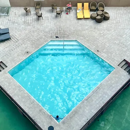 City Center 1-Bedroom With Balcony And Washer