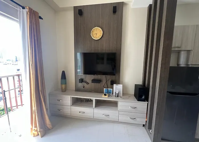 Center 1-bedroom With Balcony And Washer Aparthotel Cebu